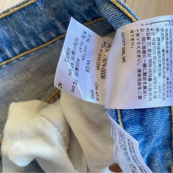 LEVIs Ribcage Short Distressed Frayed  Button Fly Shorts Womens 28 - Picture 10 of 15